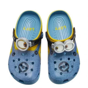 Crocs Despicable Me Classic Clog Women’s 7 Black Minions Playful Lightweight NWT